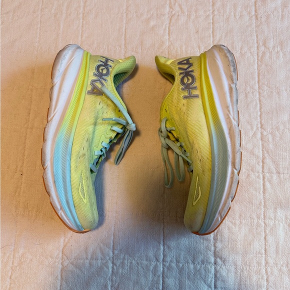 Hoka Clifton 9 Citrus Shoes - Picture 2 of 7